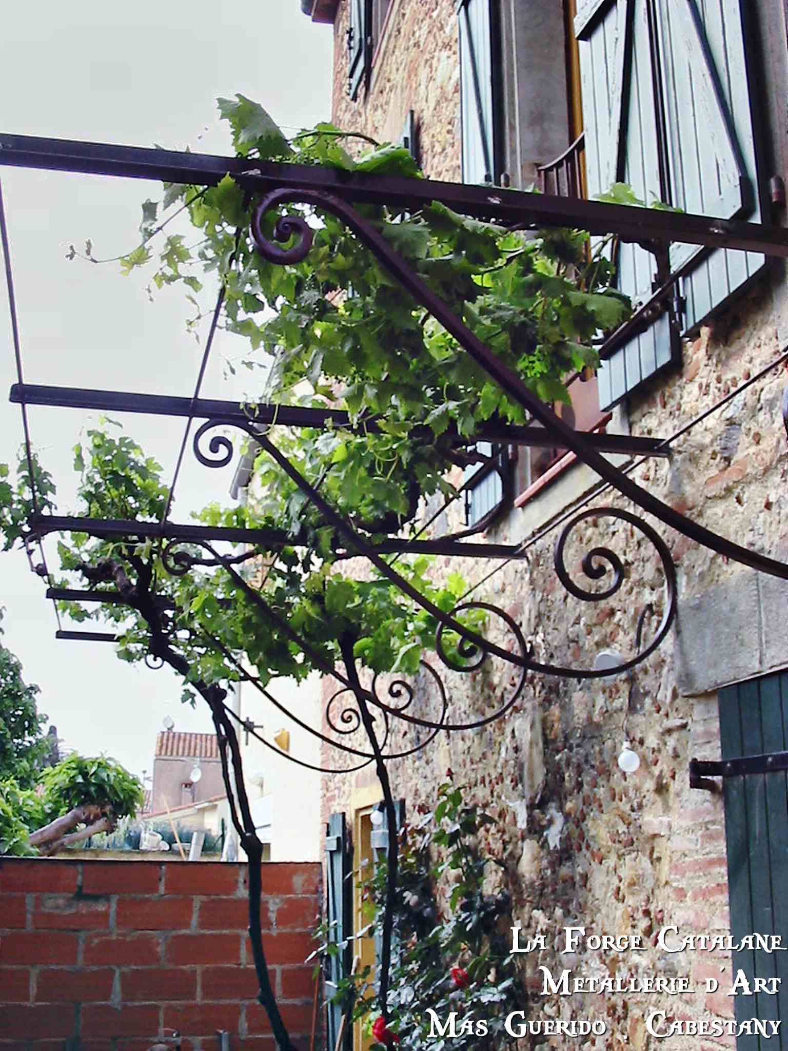 treille droite volute fer Forge Catalane Cabestany (2).jpg